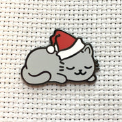 Sleepy Christmas Kitty Needle Minder