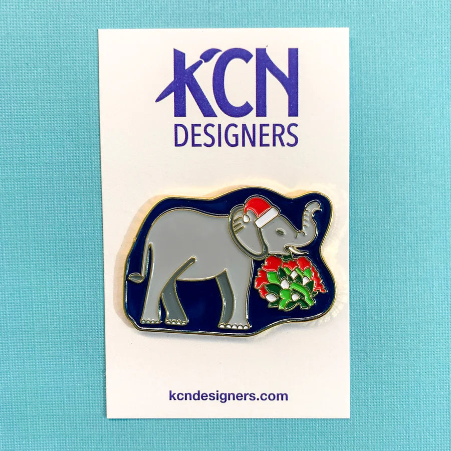 Holiday Elephant Needle Minder