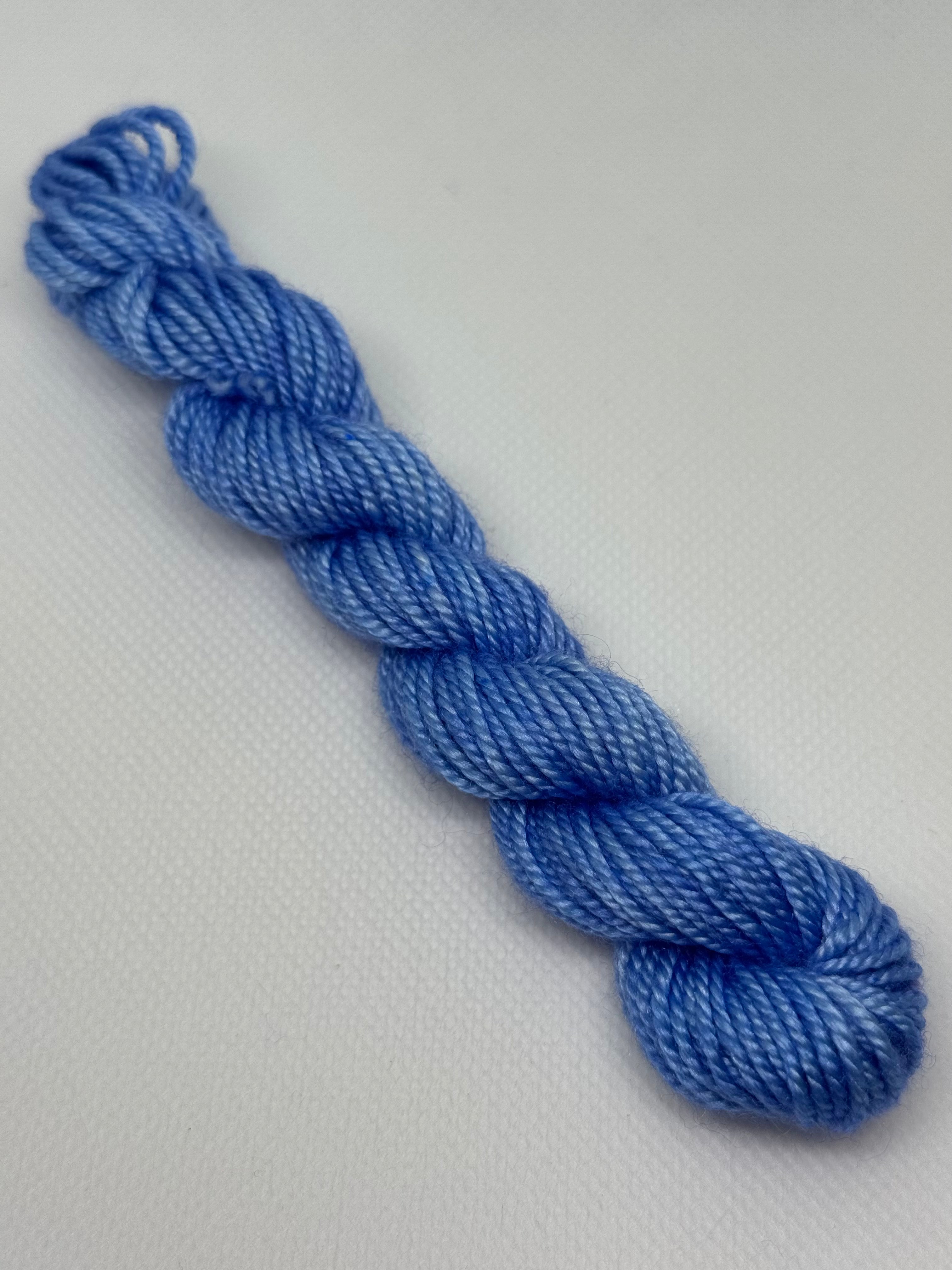 440 Forget Me Not Half & Half | Habernashery Thread