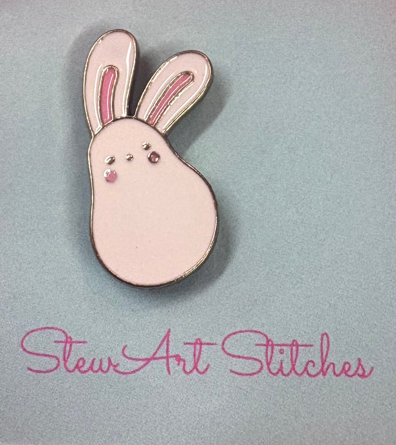 White Bunny Needle Minder