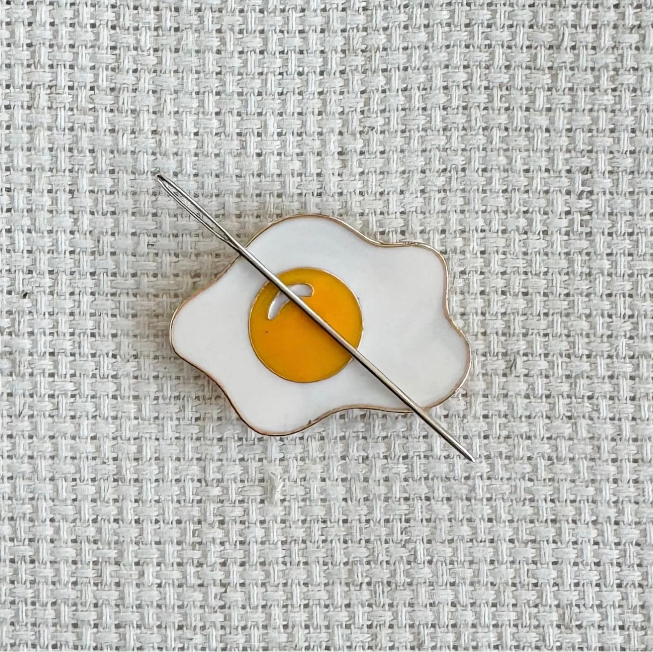 Fried Egg Needle Minder