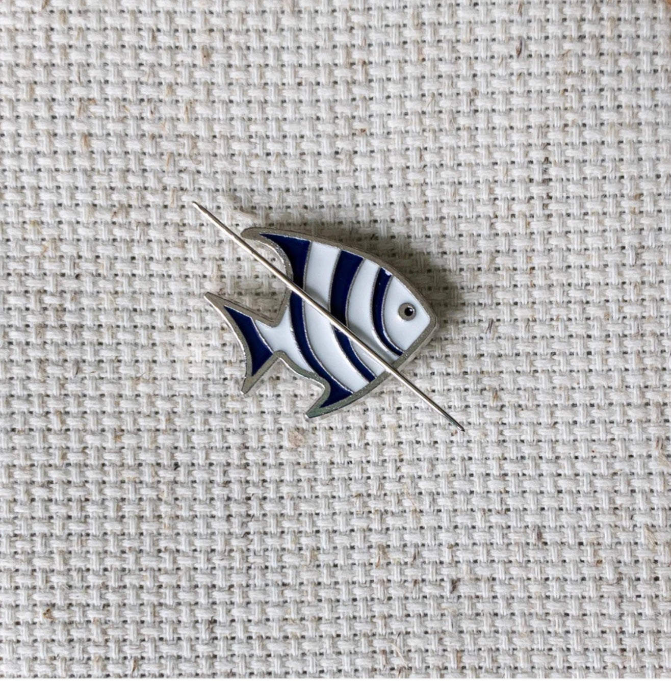 Striped Fish Needle Minder