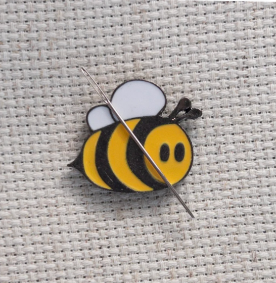 Bumble Bee Needle Minder