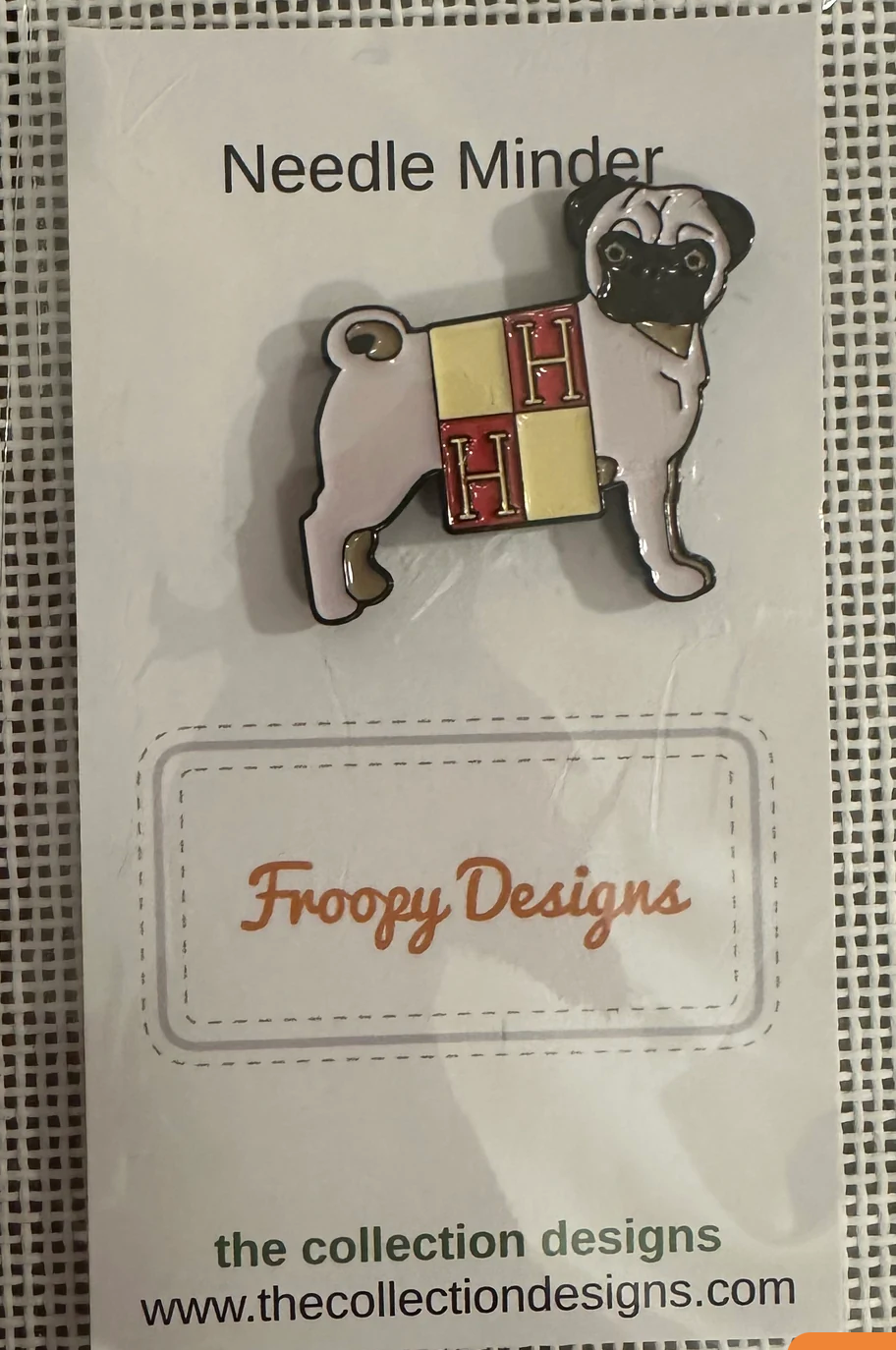 Pug in H Blanket Needle Minder