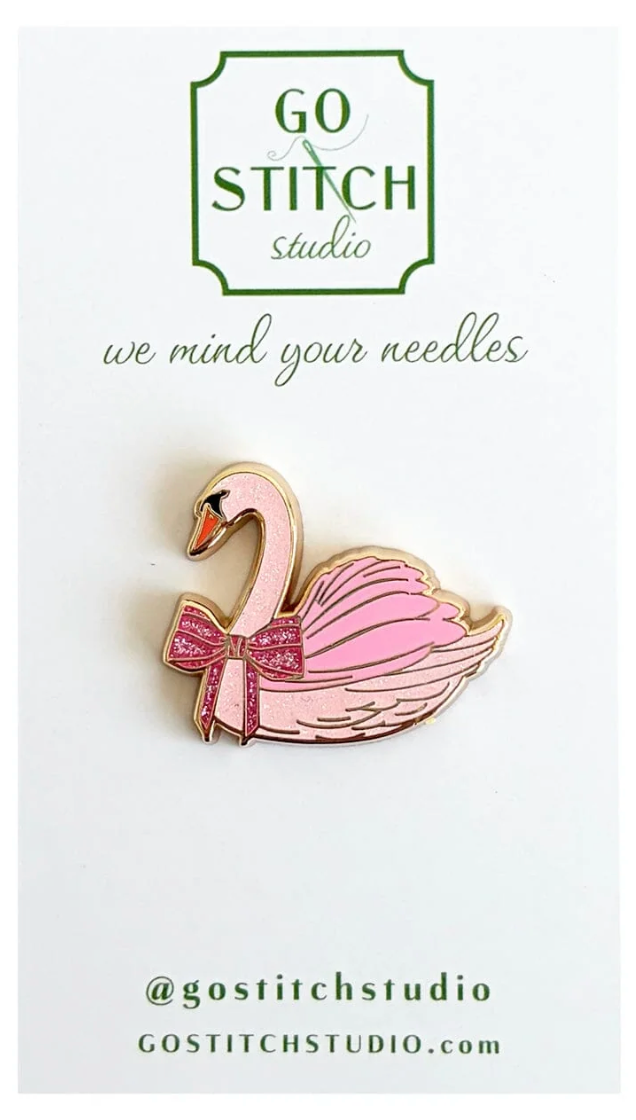 Pink Glitter Swan w/ Bow Needle Minder