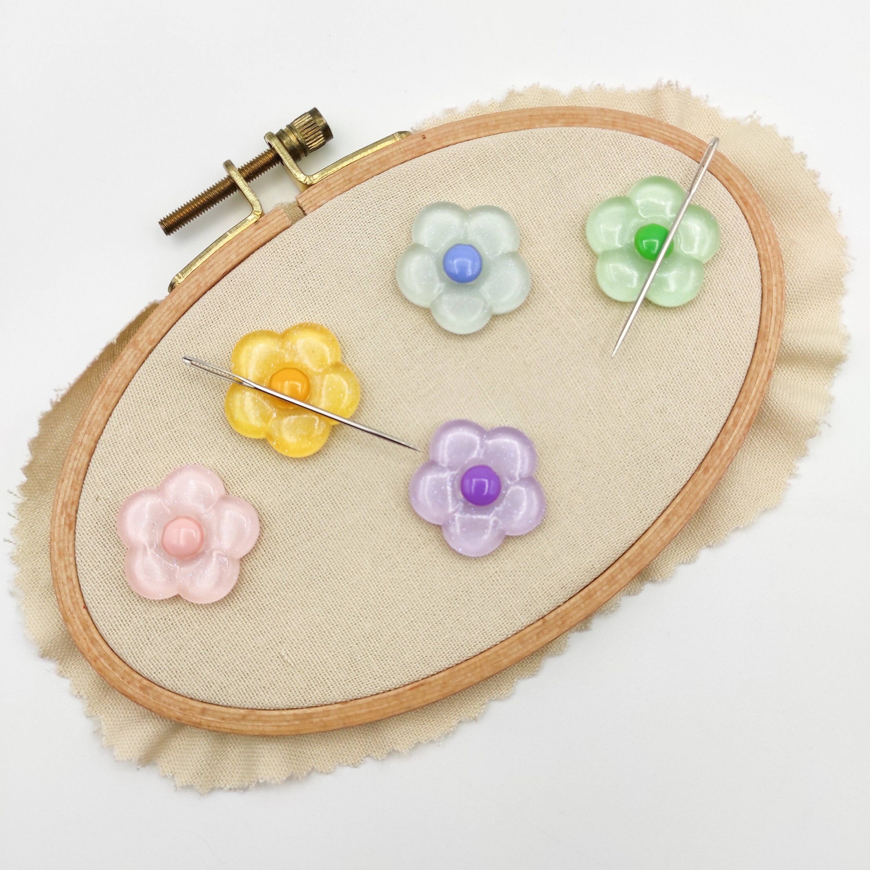 Floral Resin Needle Minder